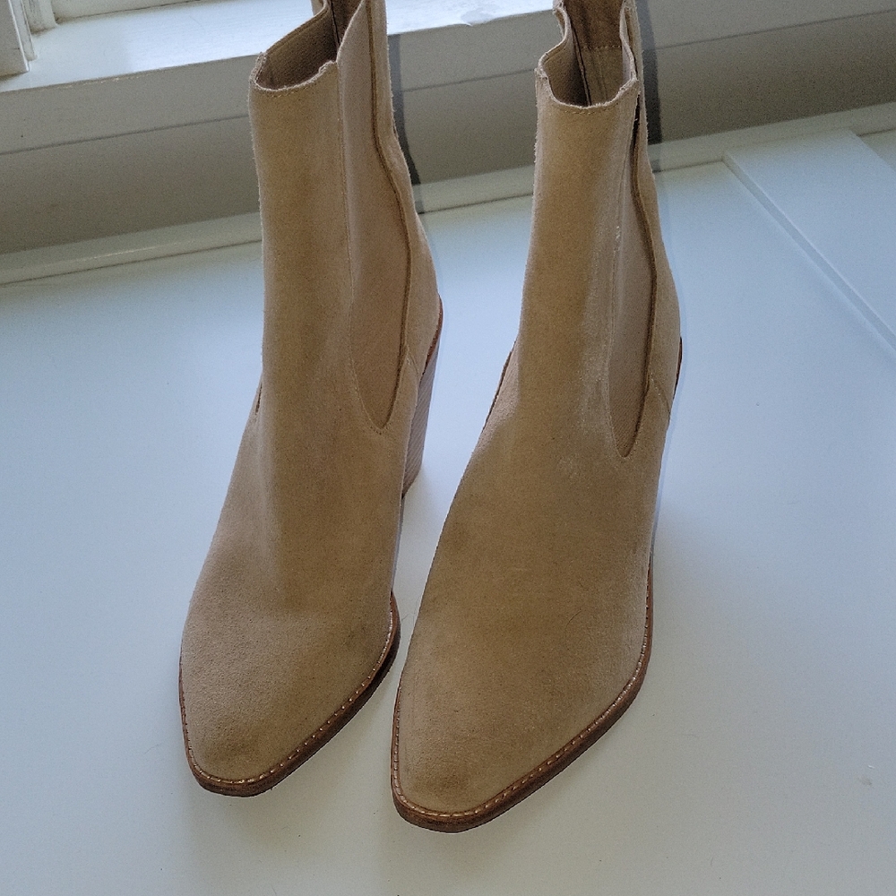 Stylish Tan Ankle Boots for Women